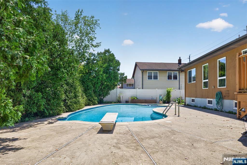 18-05 Saddle River Road — photo 24