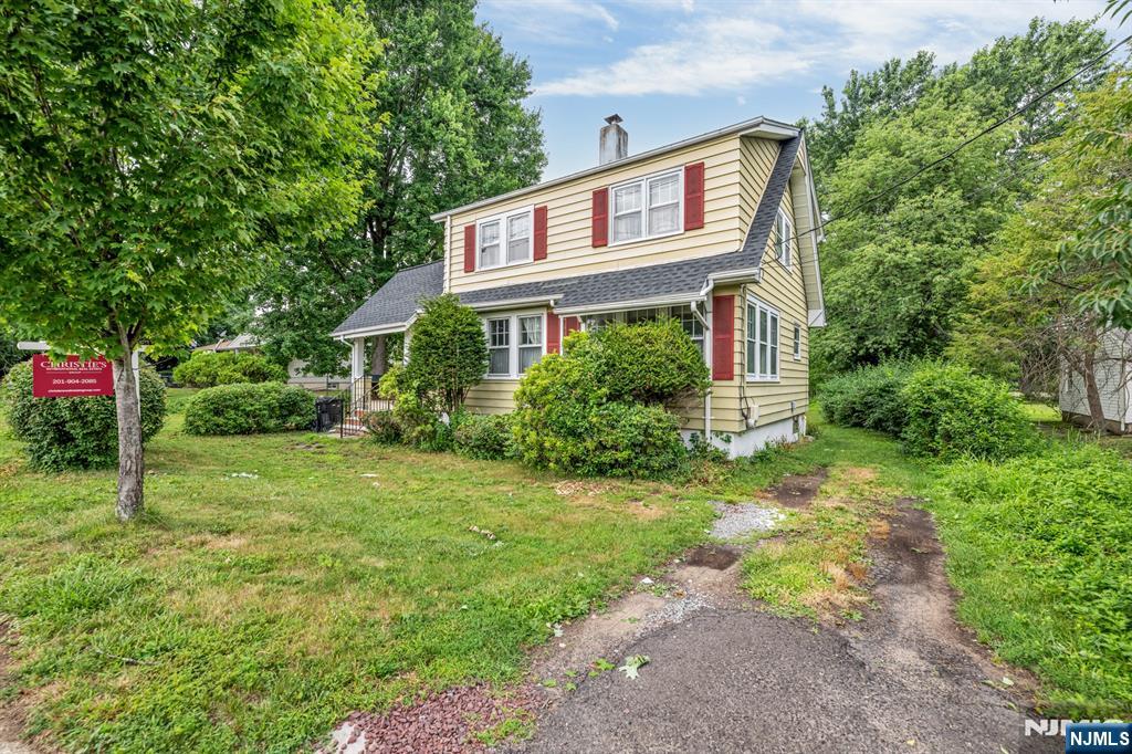 163 W Midland Ave, Paramus, NJ 07652