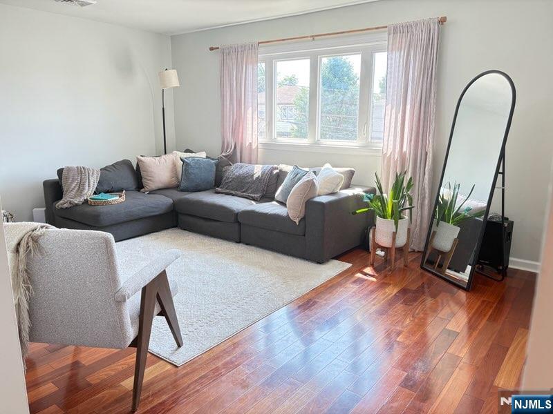 527 Anthony Court 2 - Photo 2
