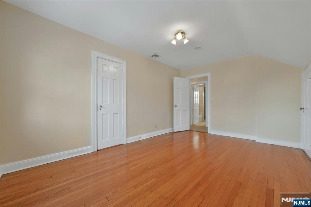 40 Clinton Avenue — photo 22