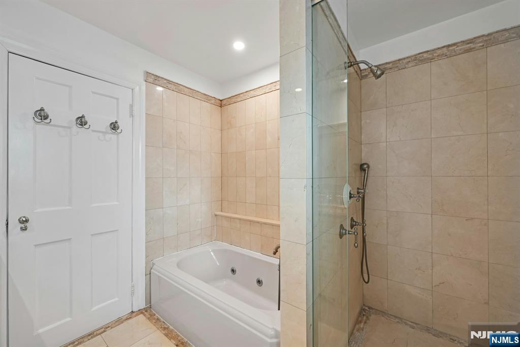 40 Clinton Avenue — photo 26