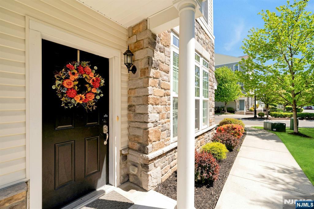 1 Clover Lane 101 - Photo 3