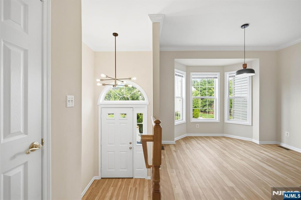 575 Coventry Drive - Photo 3