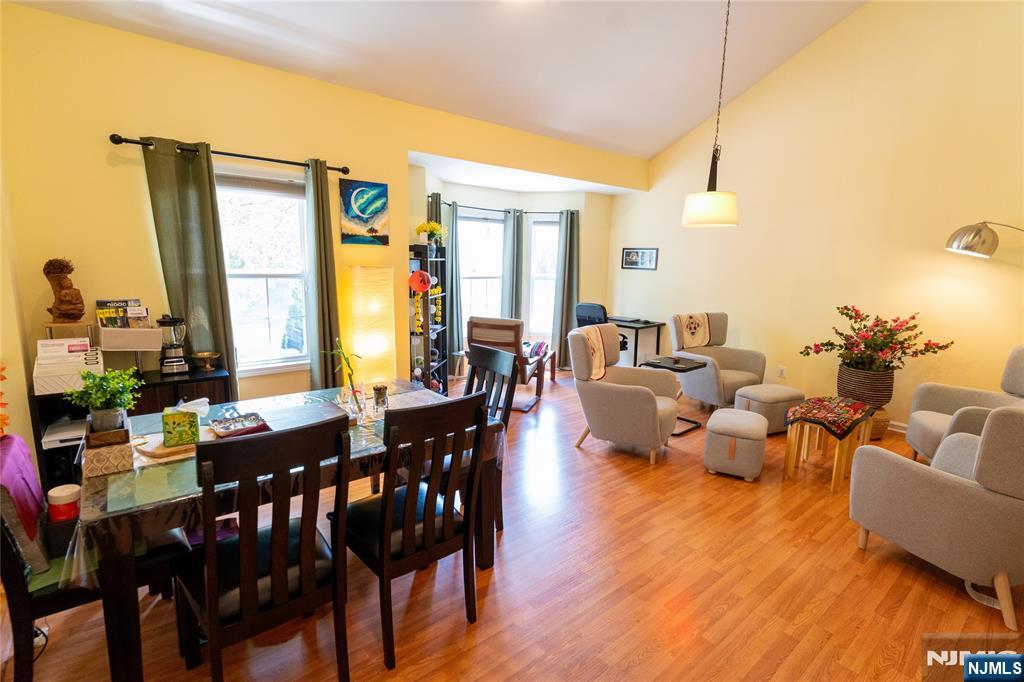 326 Winthrop Drive - Photo 3