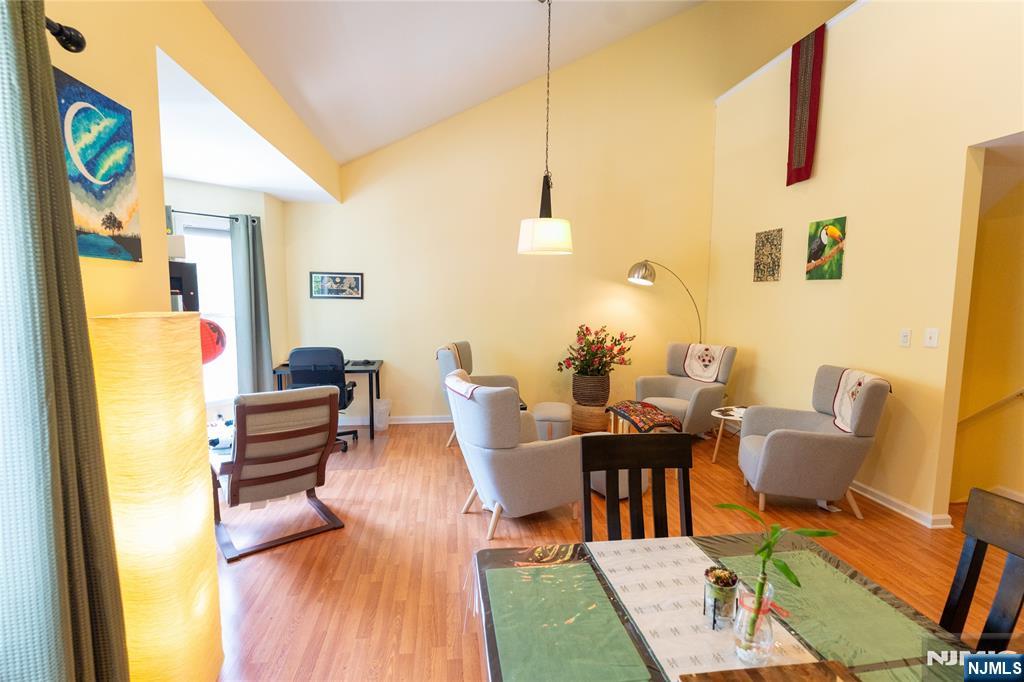 326 Winthrop Drive - Photo 4