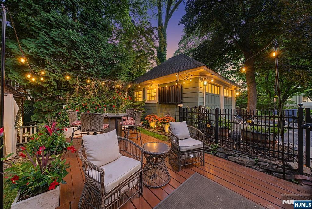11 Willow Street — photo 39