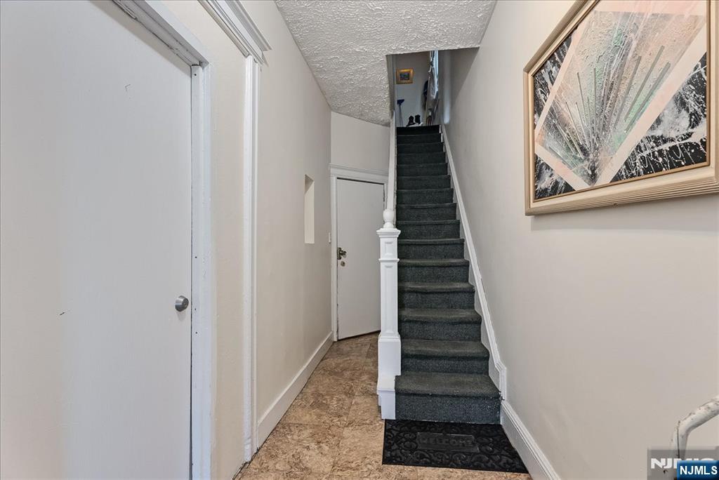 86 Clendenny Avenue - Photo 3