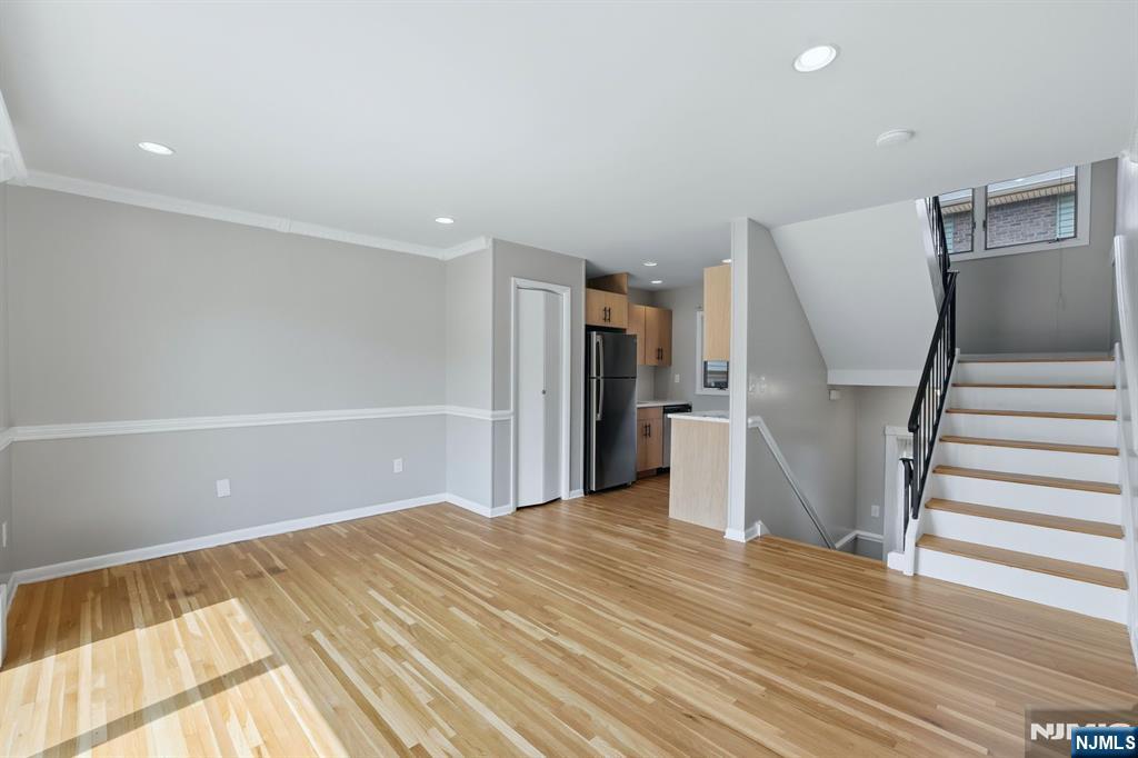 1 Coles Avenue 1C - Photo 2