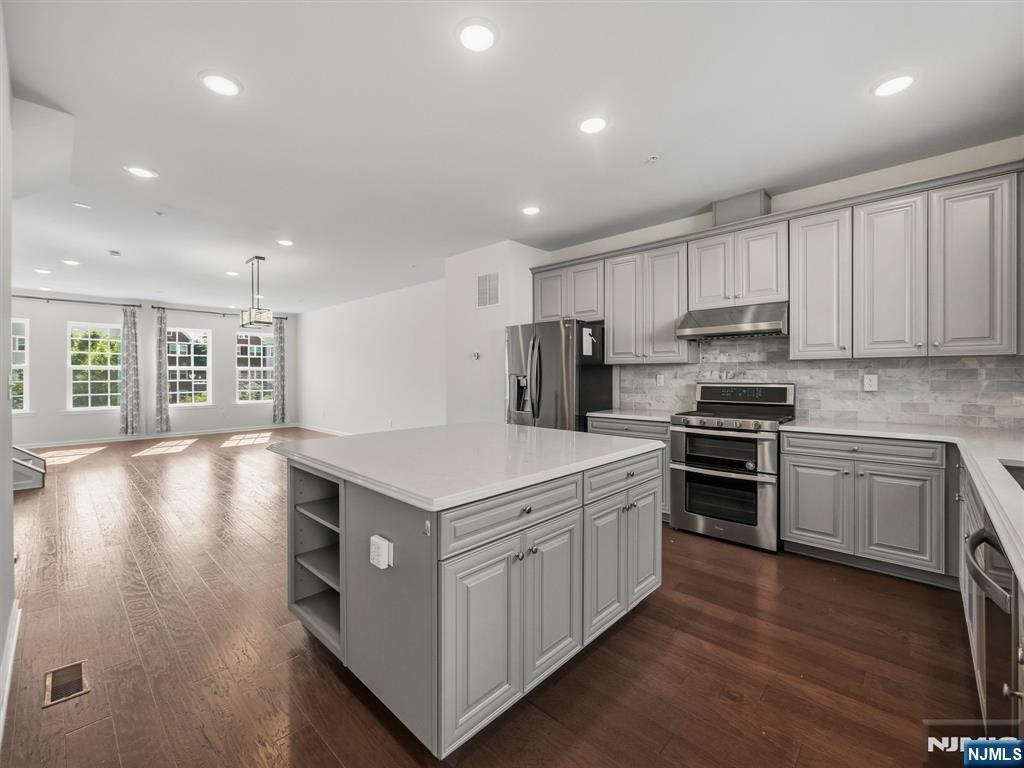 18 Litchfield Lane - Photo 1
