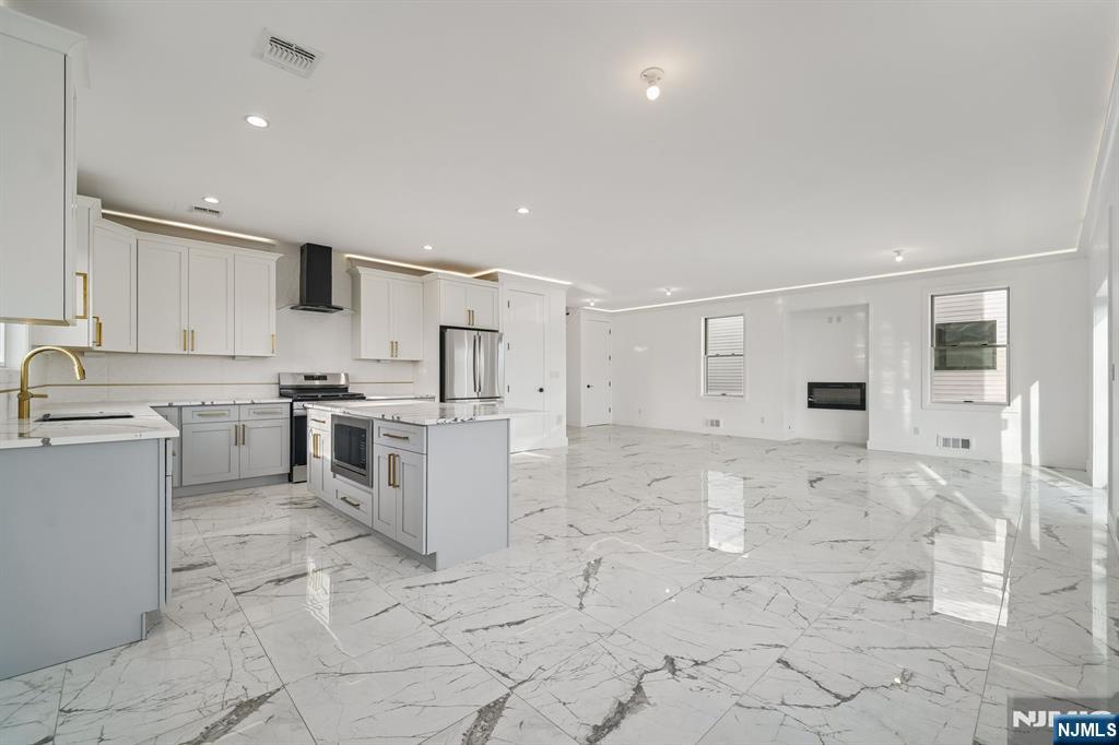 19 Mountain Avenue - Photo 3