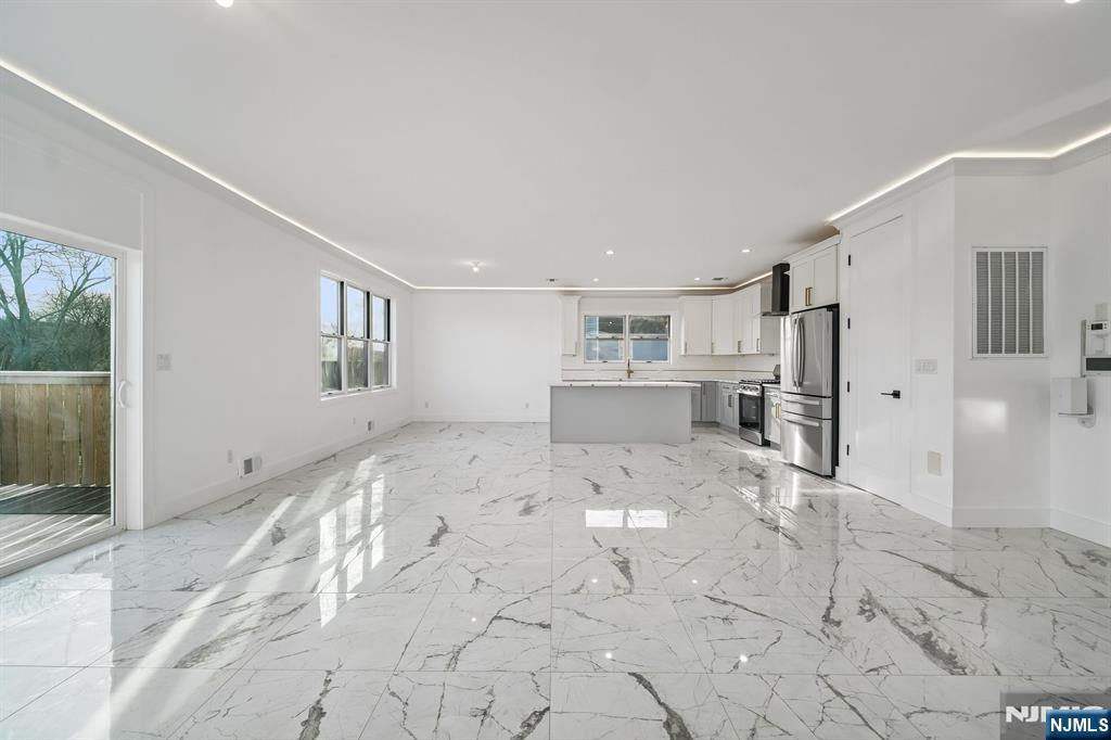 19 Mountain Avenue - Photo 4