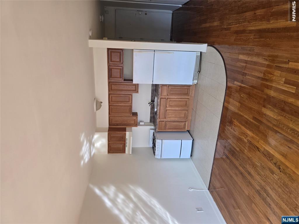 475 Grand 1F - Photo 1