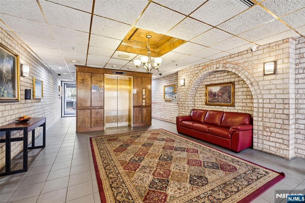55 Clinton Place 510 - Photo 4