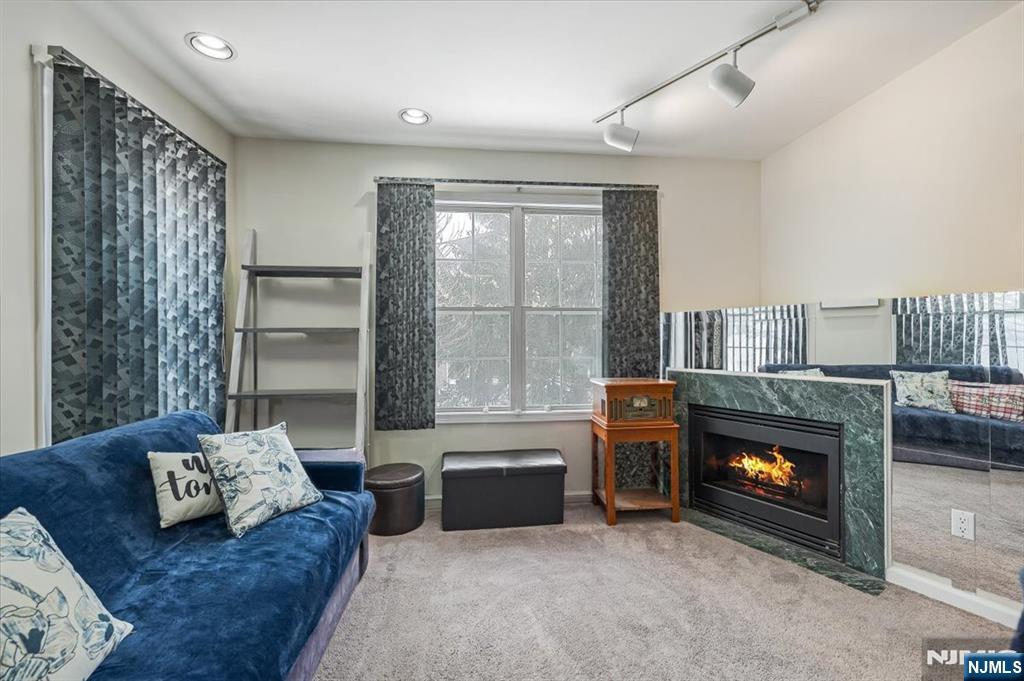 240 Cambridge Court - Photo 2