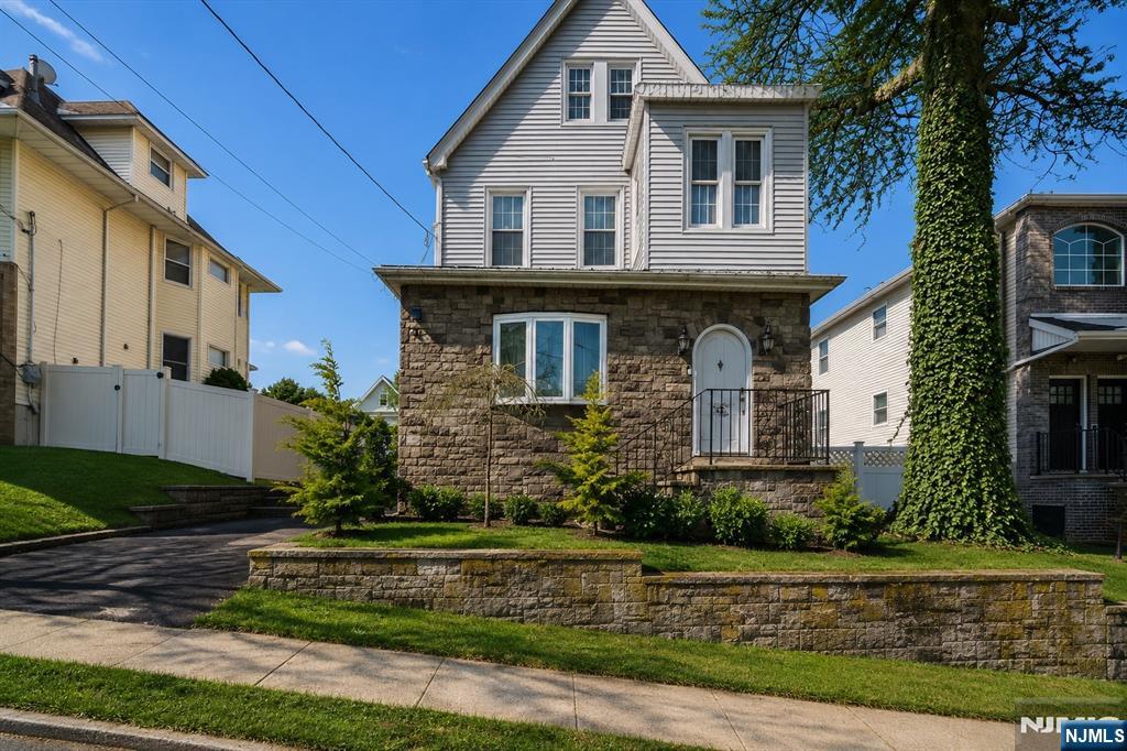 60 Stewart Avenue - Photo 3