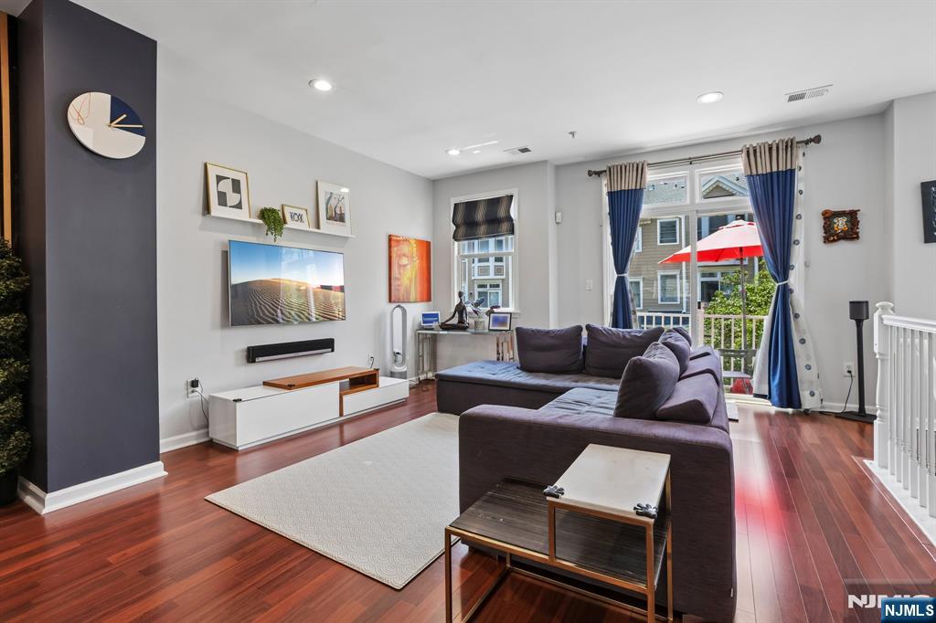 282 Roslyn Court #282X — photo 8