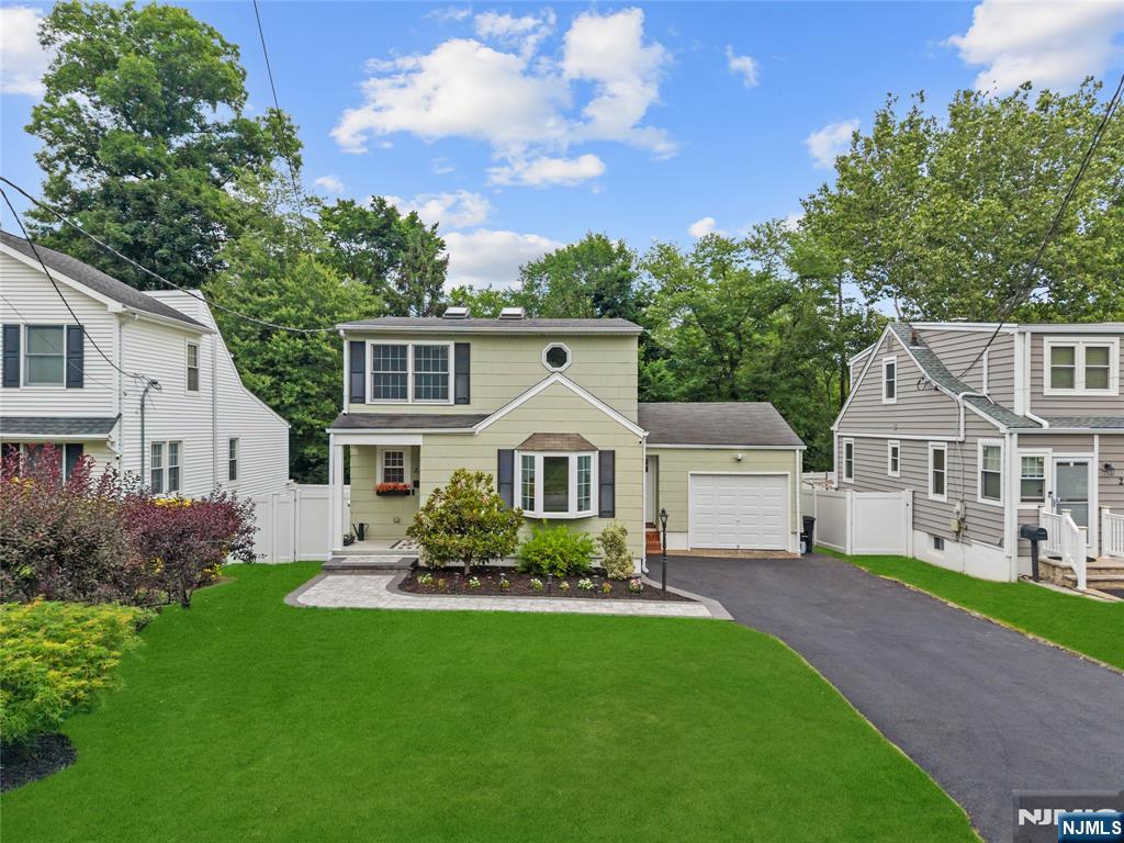 25 2nd Avenue - Photo 3