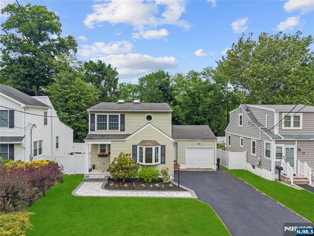 25 2nd Avenue - Photo 4