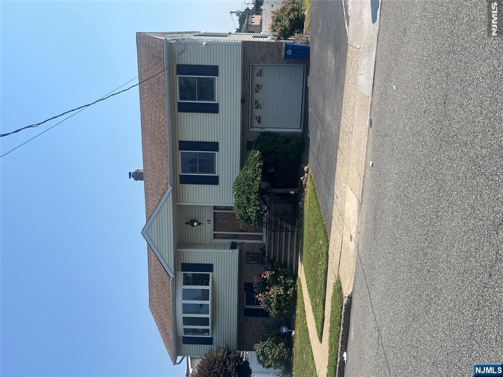 18 Rosengren Avenue - Photo 2