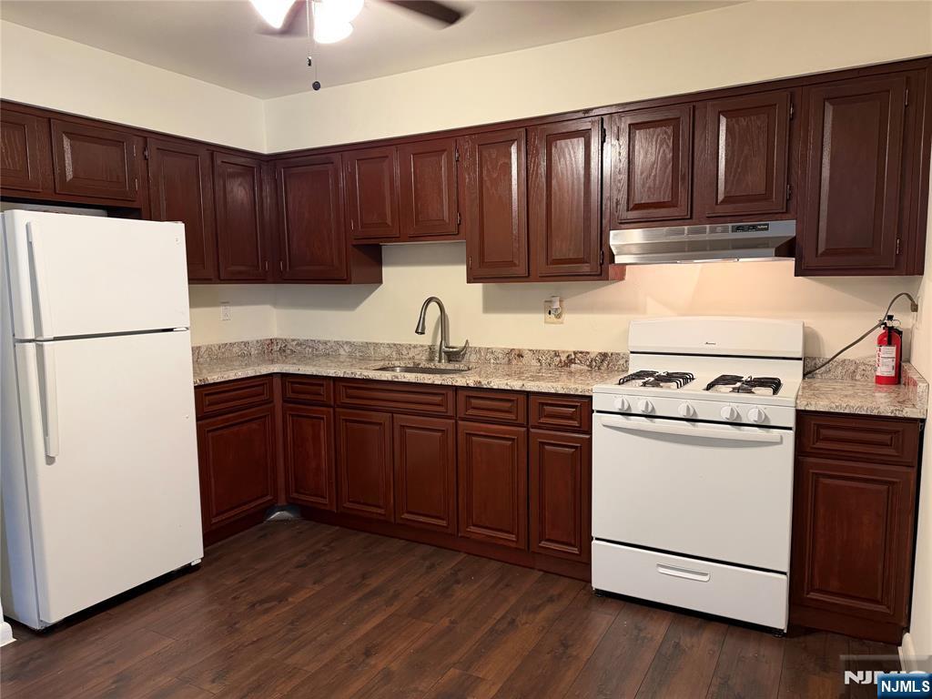 391 Union Avenue 387 - Photo 2