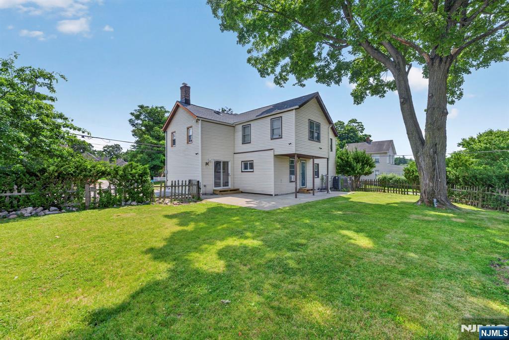 720 Ringwood Avenue - Photo 2