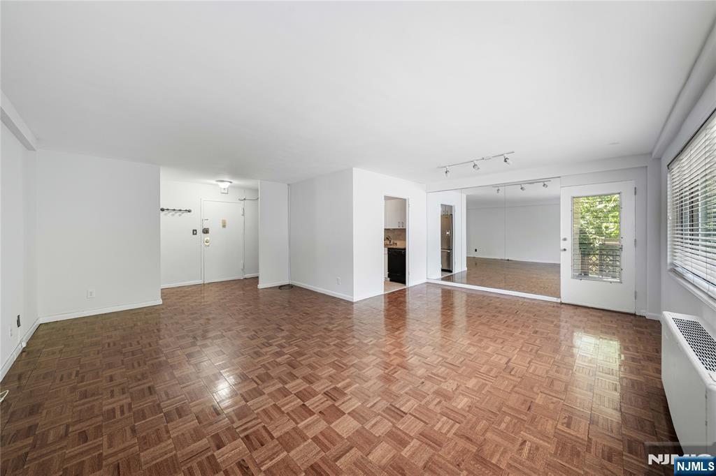 1375 River Road 2B - Photo 4