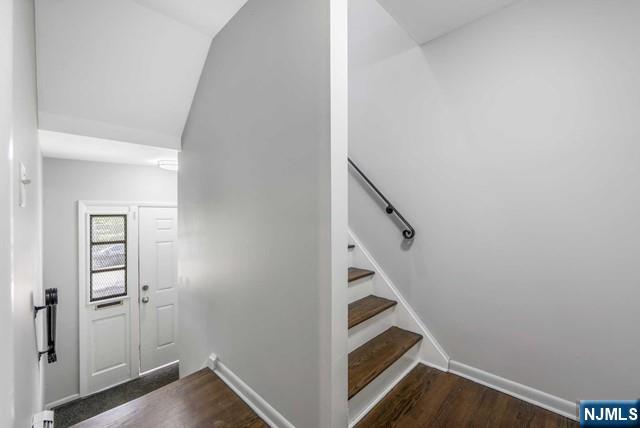 24 Van Vliet Court 2 - Photo 2