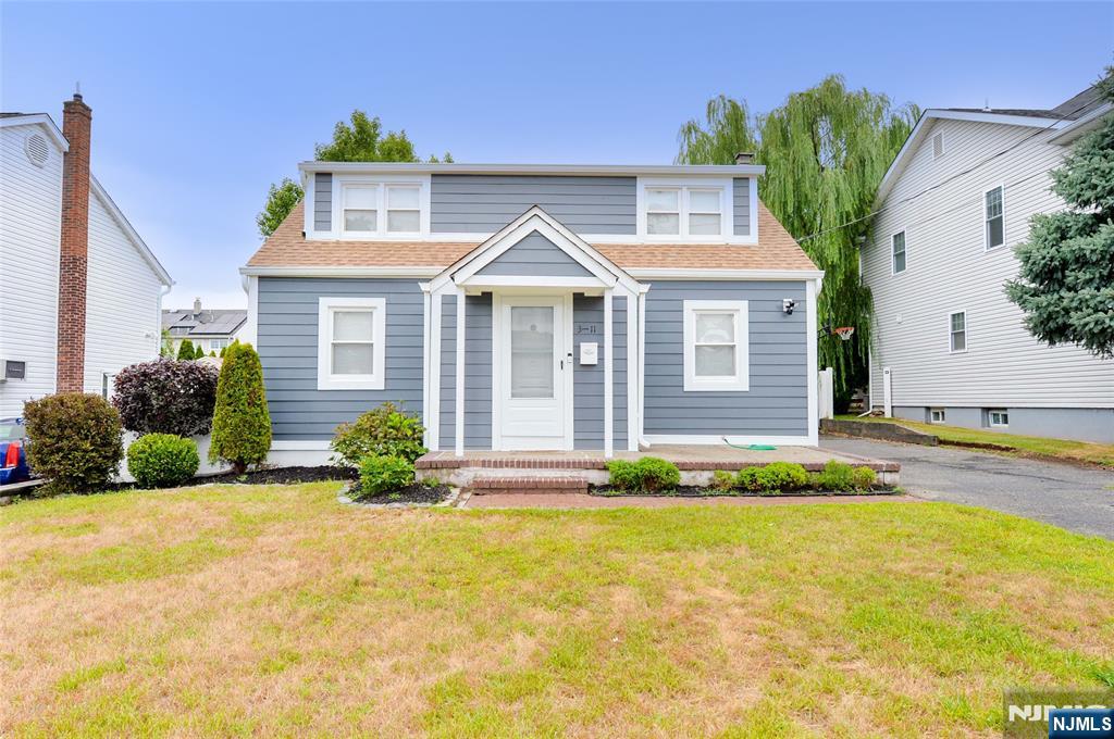 3-11 Lyons Avenue - Photo 1