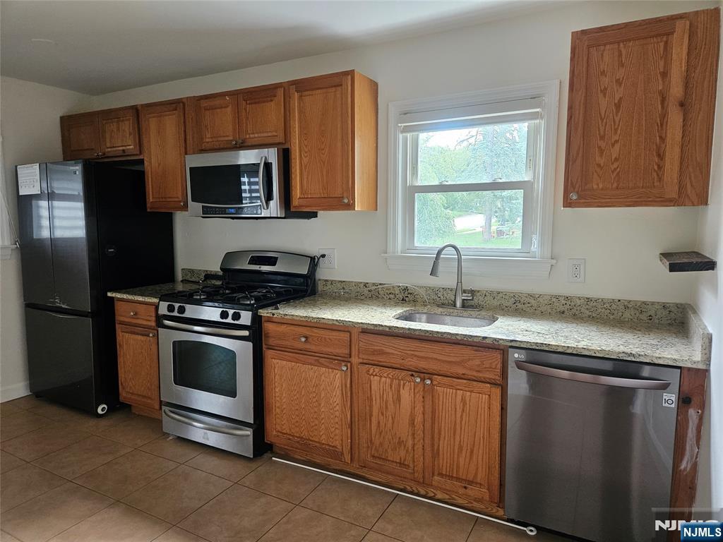 417 Sheffield Road - Photo 2