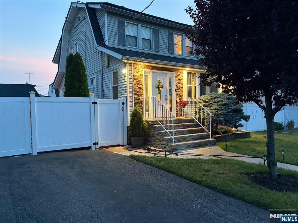 371 Simons Ave, Hackensack, NJ 07601