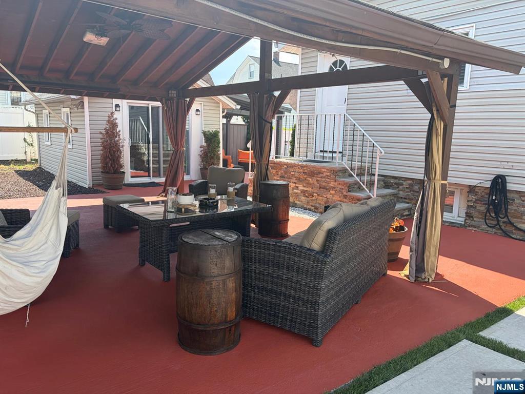 371 Simons Avenue