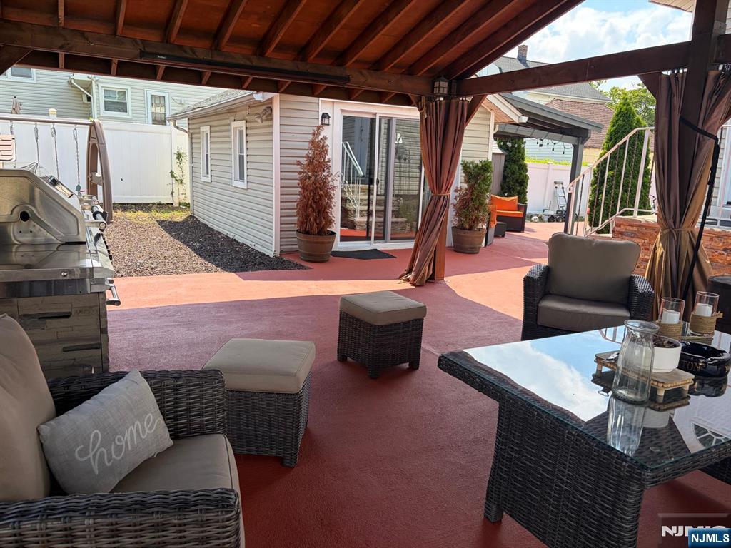 371 Simons Avenue