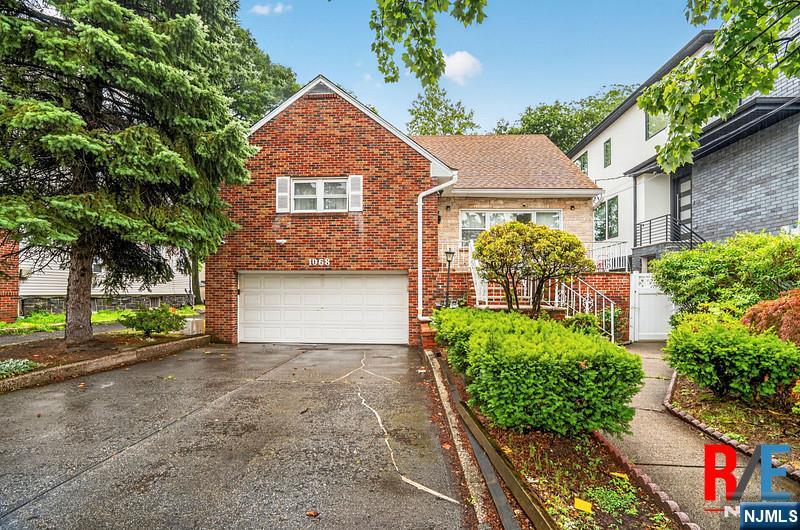 1068 Anderson Avenue - Photo 1
