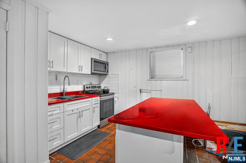 1068 Anderson Avenue — photo 21
