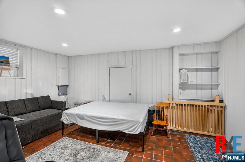 1068 Anderson Avenue — photo 22