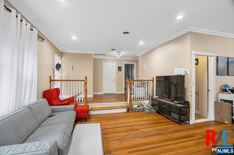 1068 Anderson Avenue - Photo 4