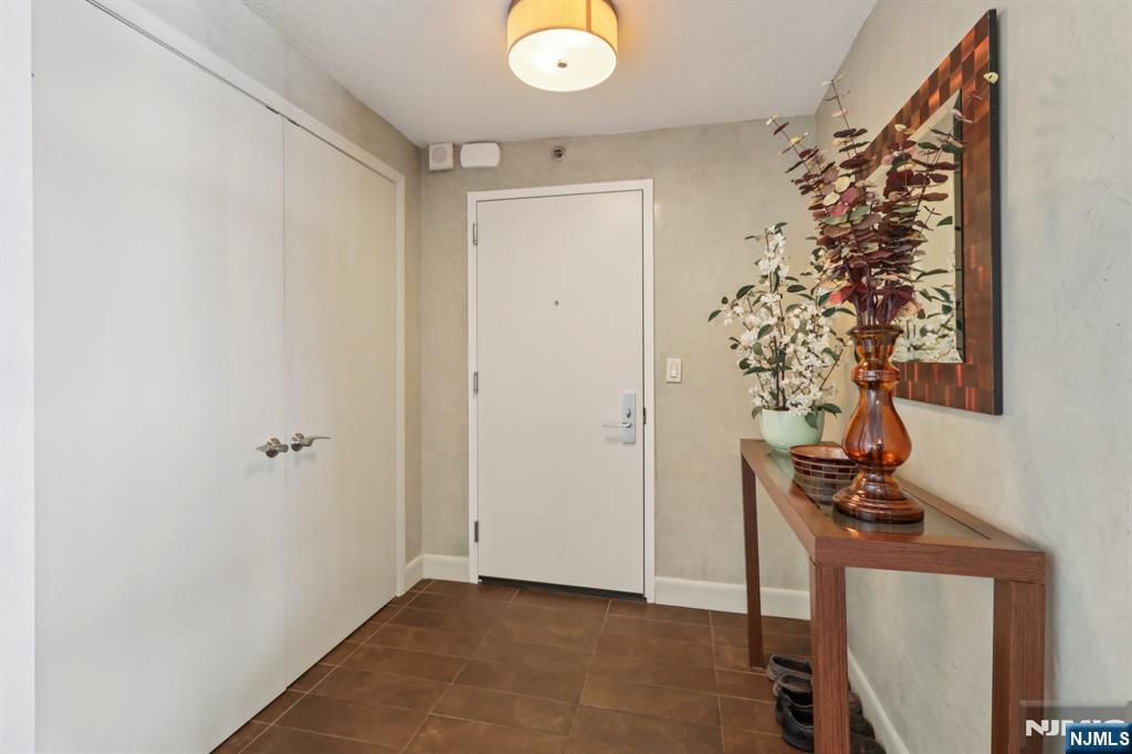 1500 Palisade Ave #27C, Fort Lee, NJ 07024