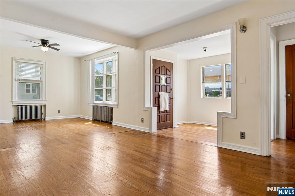 8-15 Berdan Avenue - Photo 5