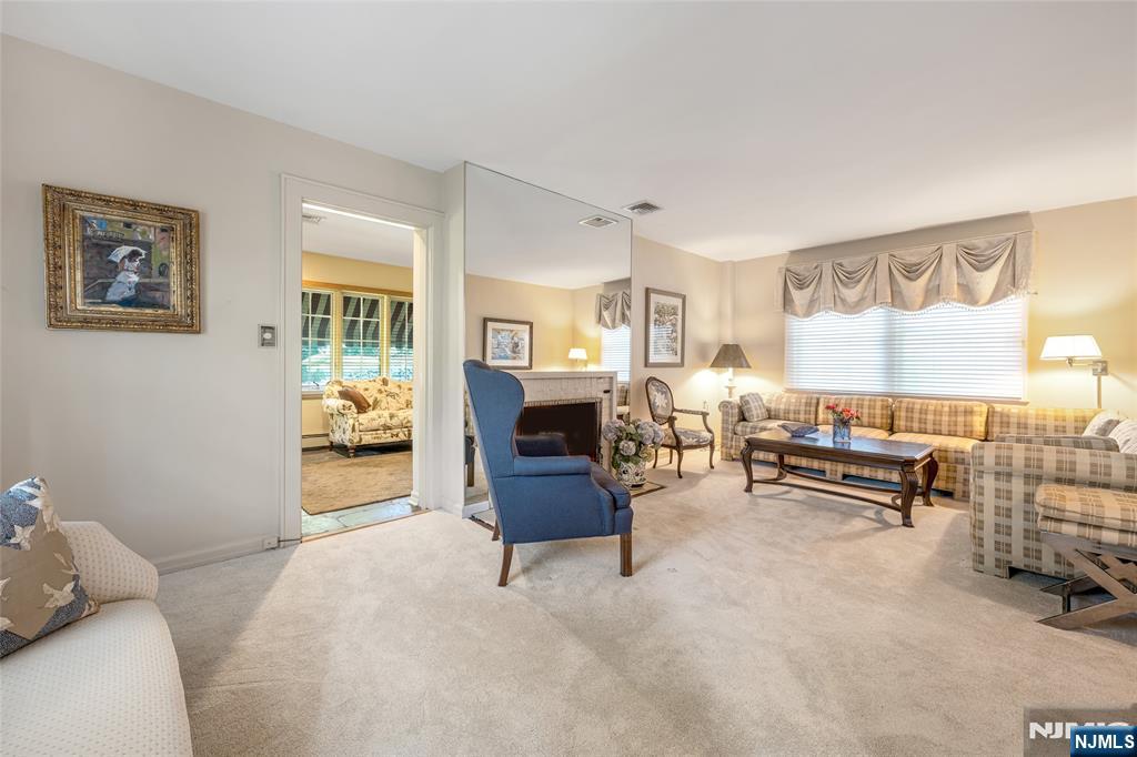 2 Allen Place - Photo 4