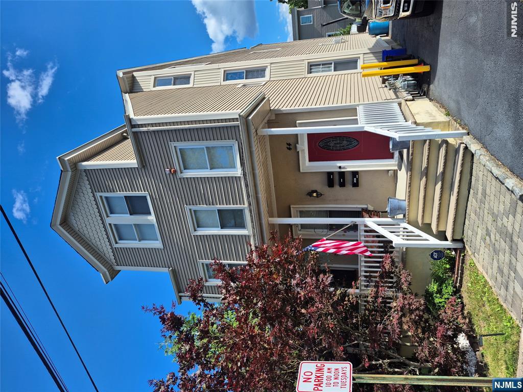 44 King Street 3rd Flr - Photo 1