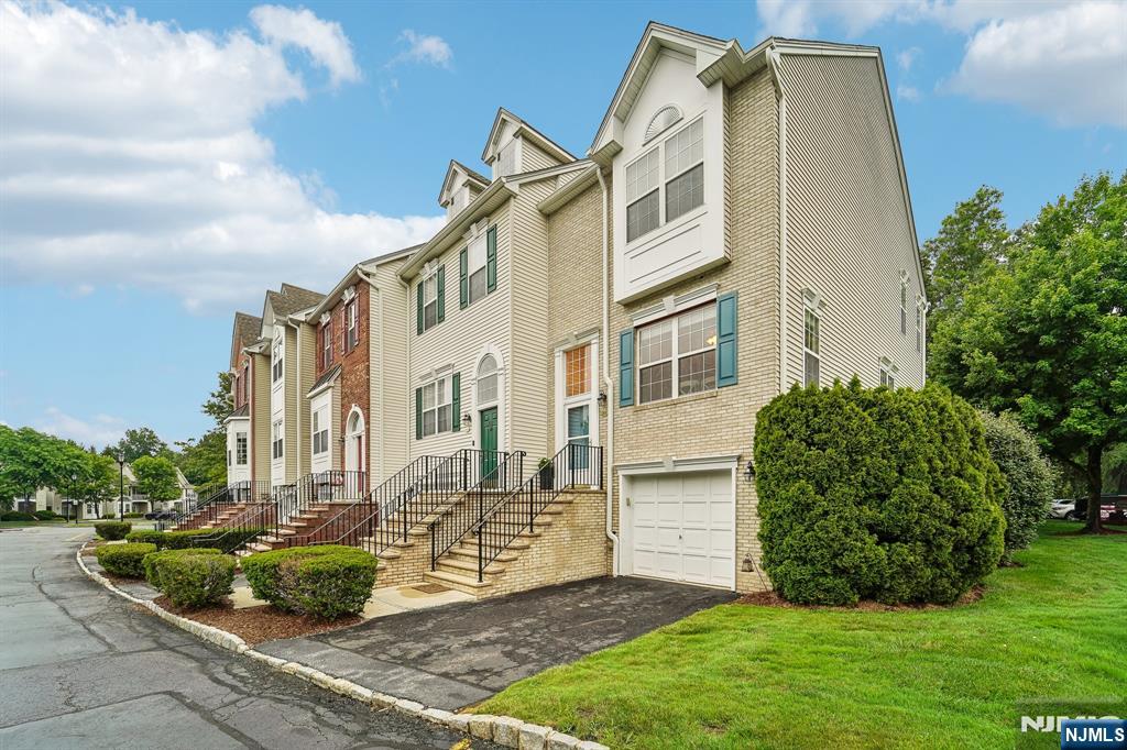 301 Cambridge Drive - Photo 2