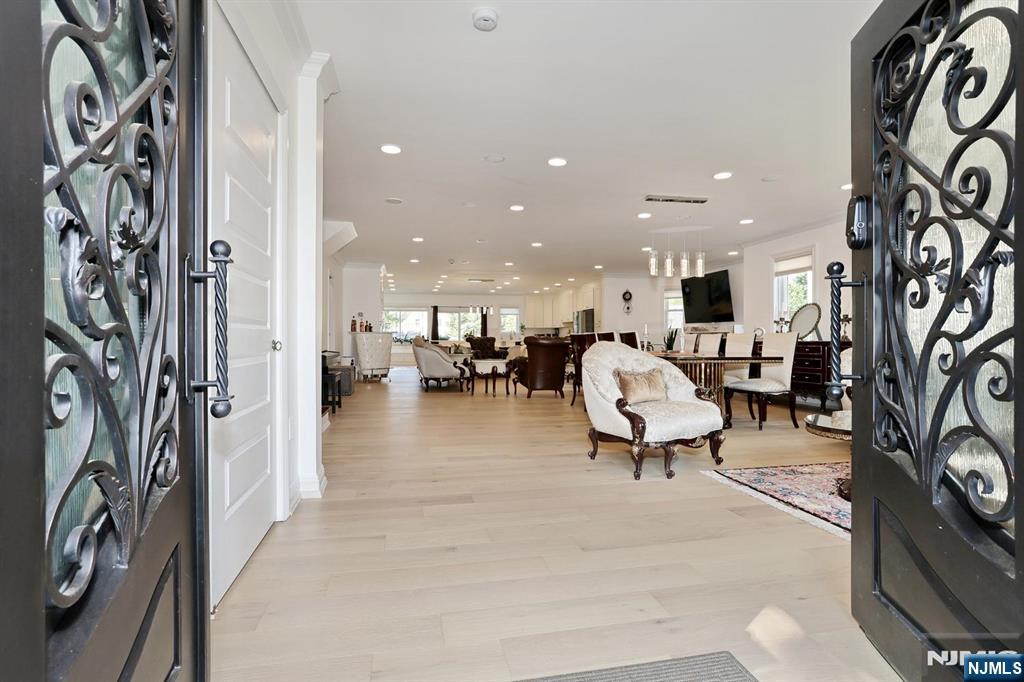 169 Woodward Avenue - Photo 3