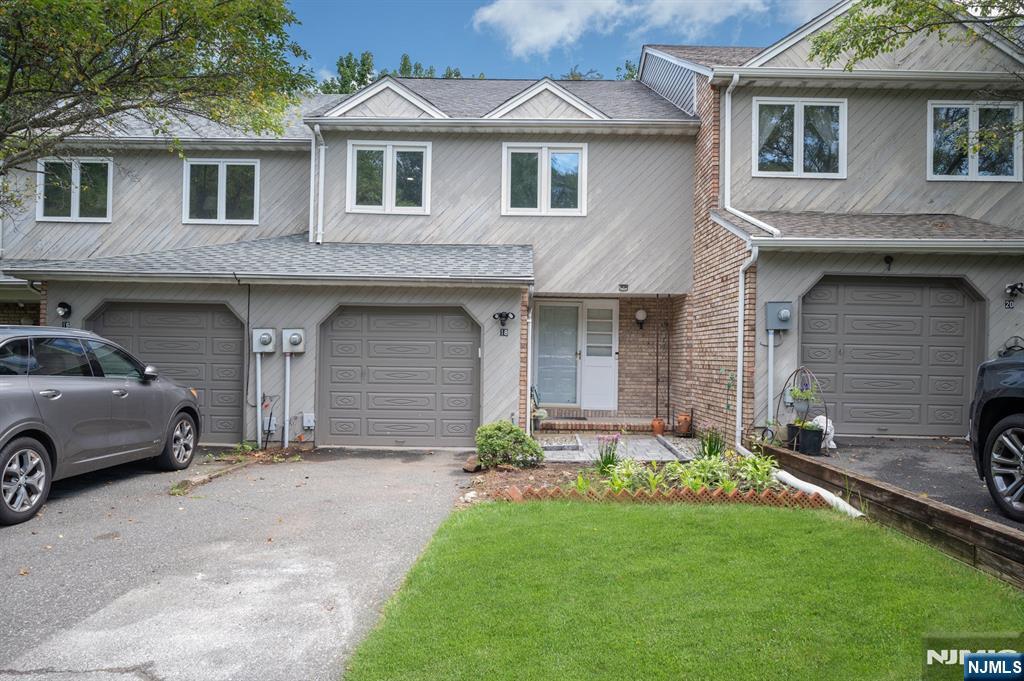 18 Guilford Court - Photo 1