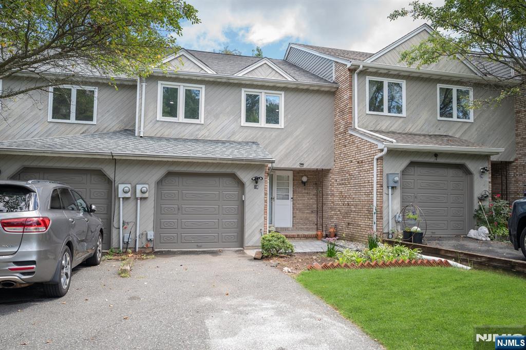18 Guilford Court - Photo 2