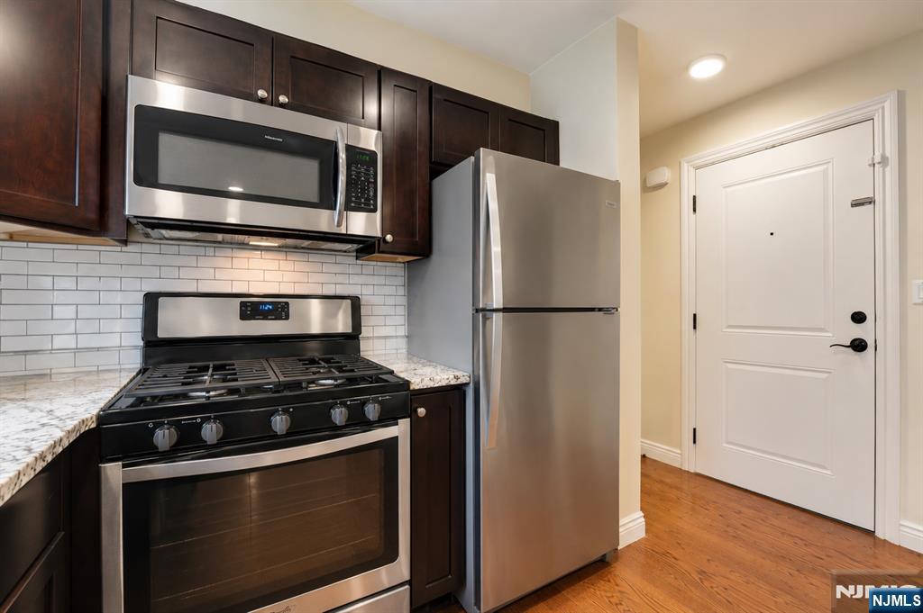 210 Hackensack Street B - Photo 5