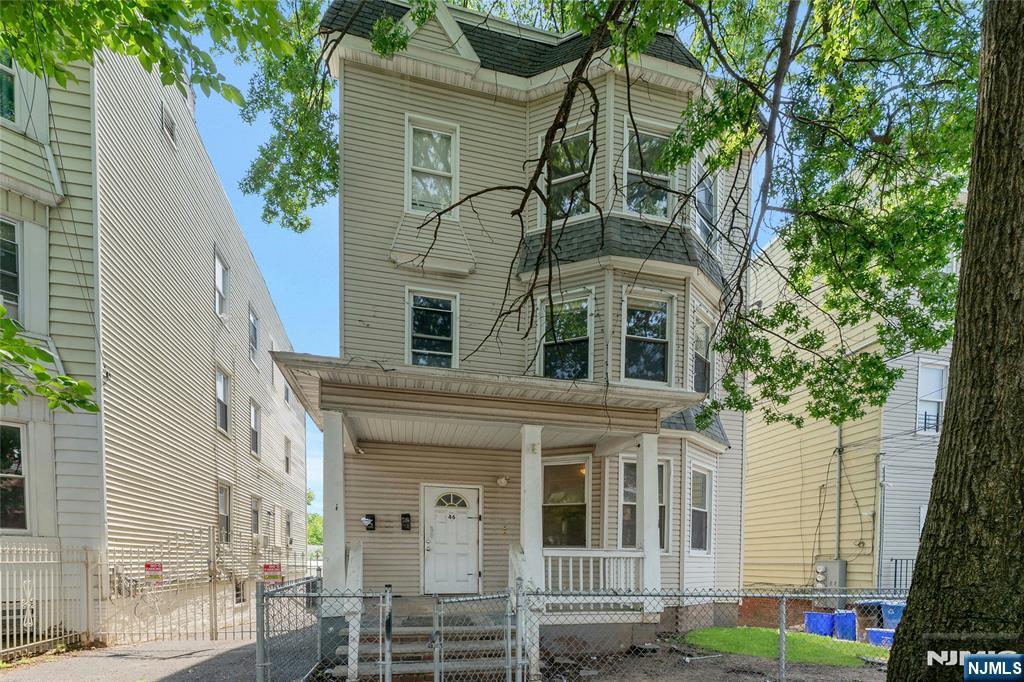 48 Seymour Avenue - Photo 1