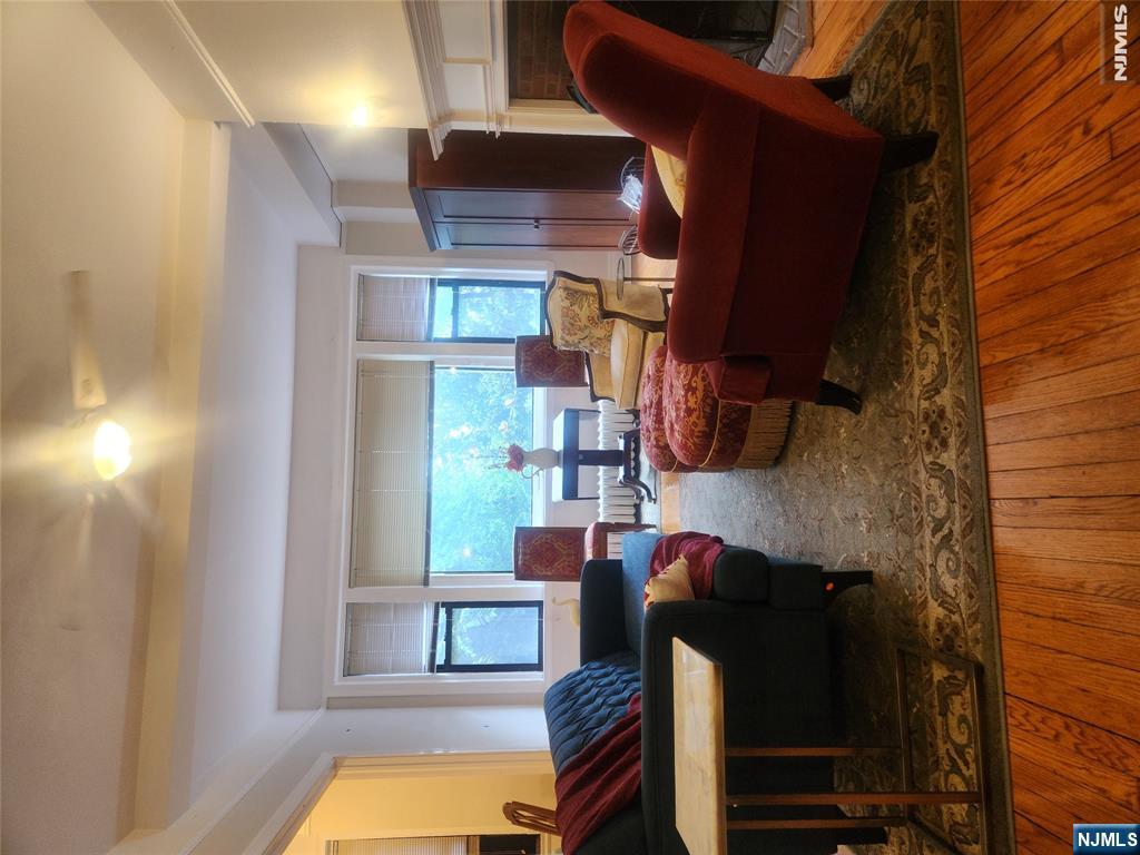 363-377 Mount Prospect #1B