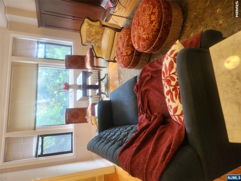363-377 Mount Prospect #1B