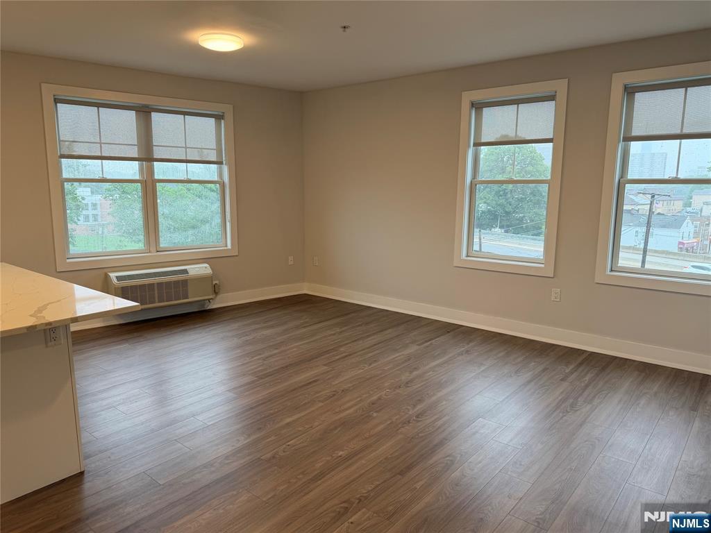 1685 Bergen Boulevard 614 - Photo 3