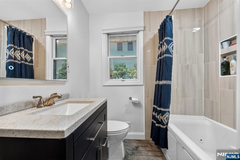 447 Van Dyke Street — photo 14